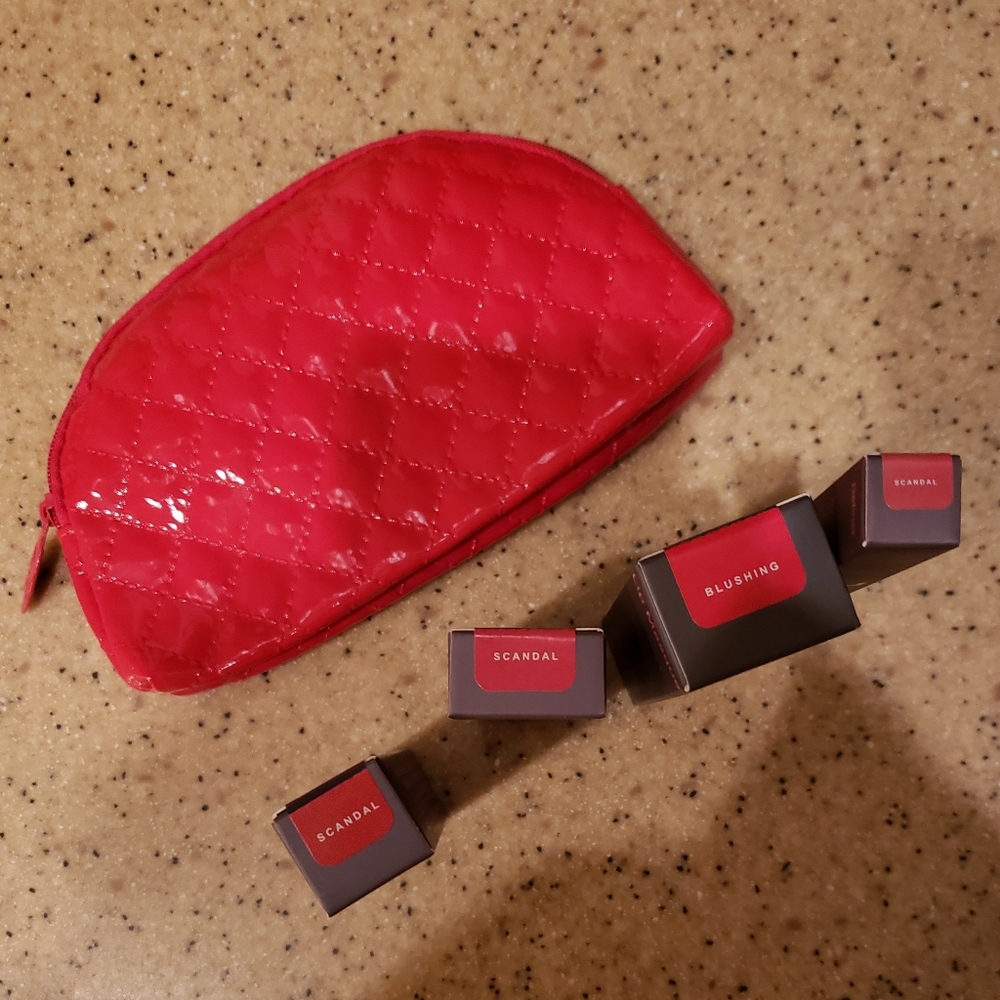 NWT Lique Set with Ipsy Bag